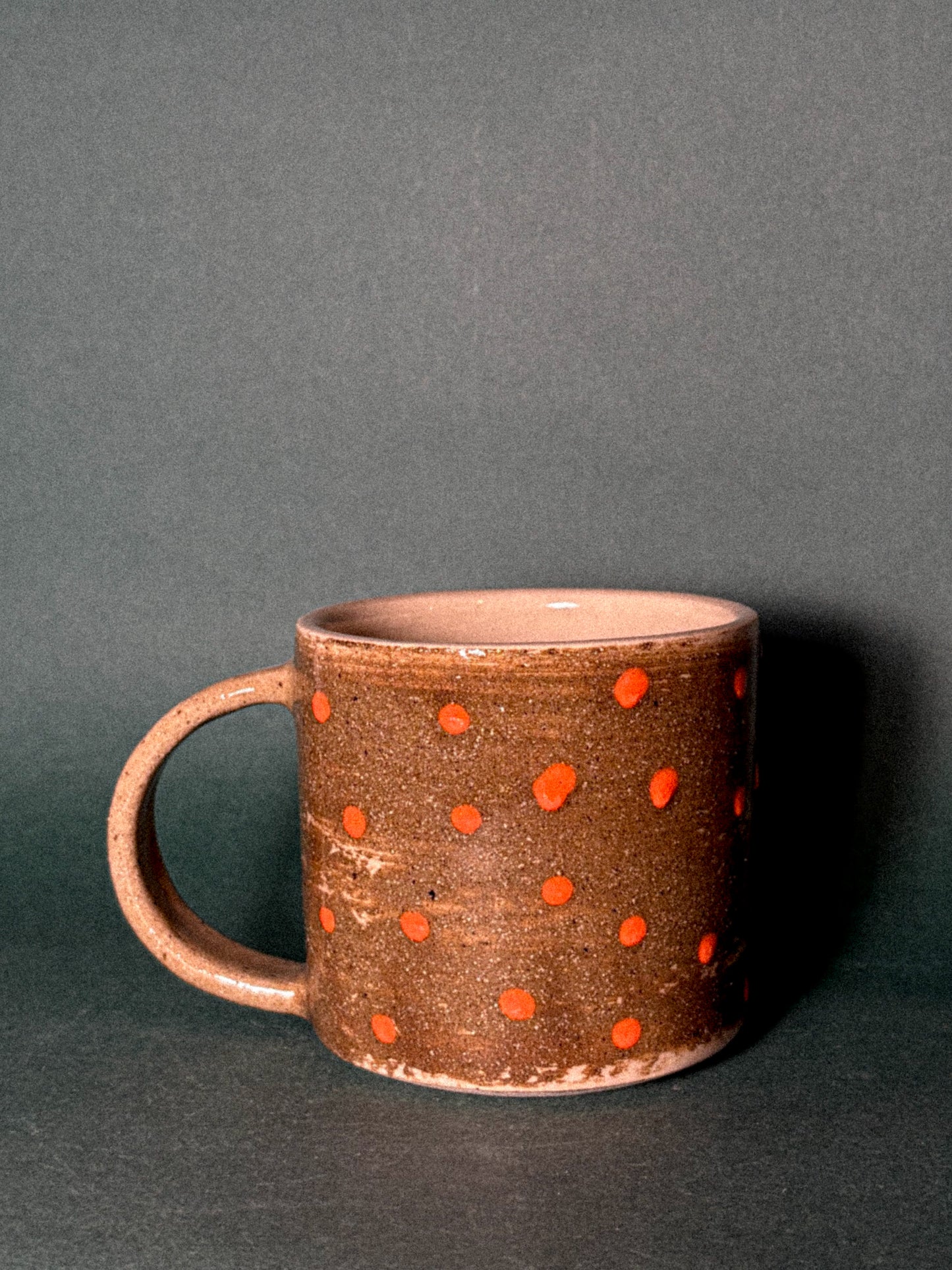 Classic mug Brown & Dots