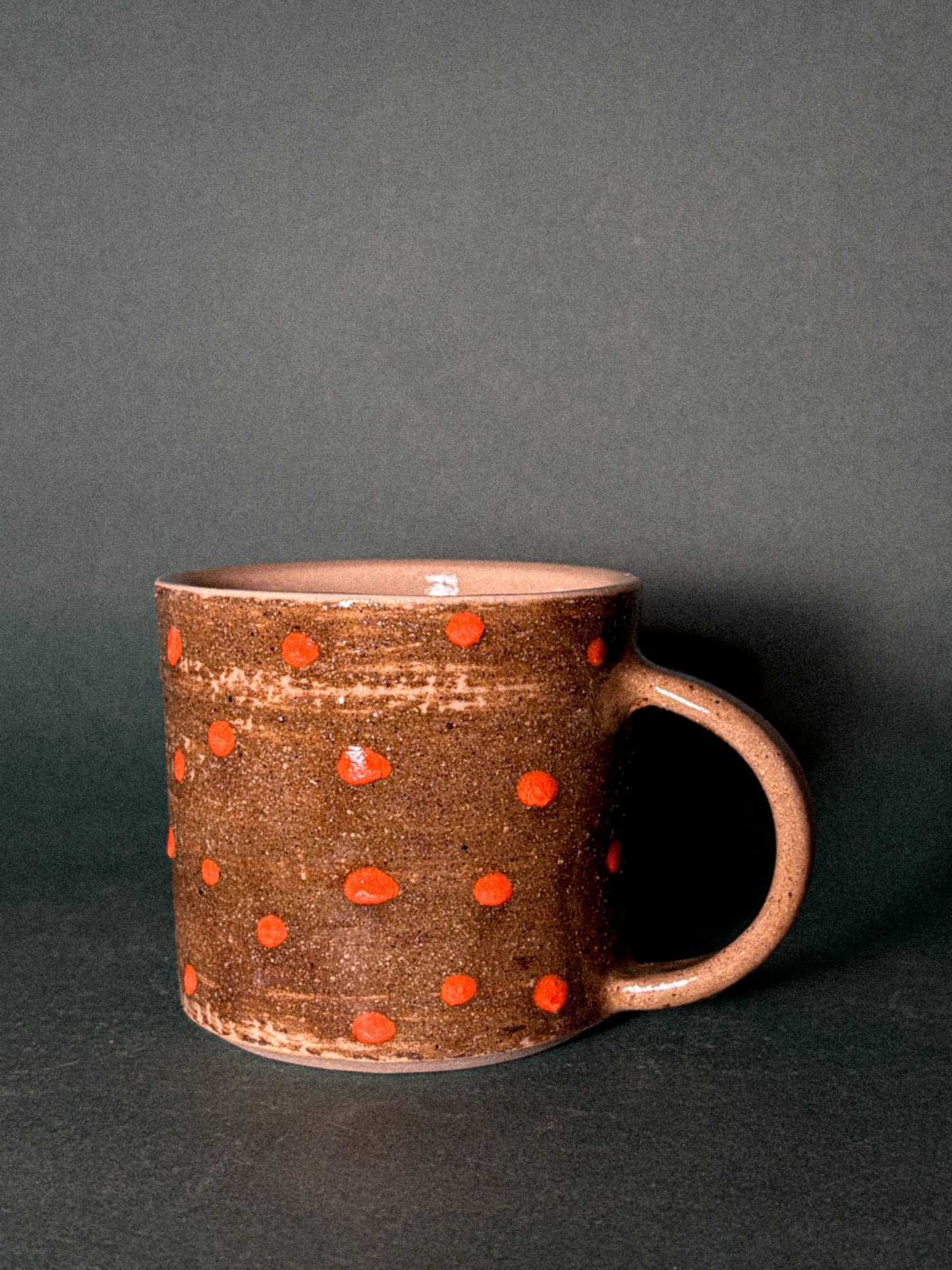 Classic mug Brown & Dots